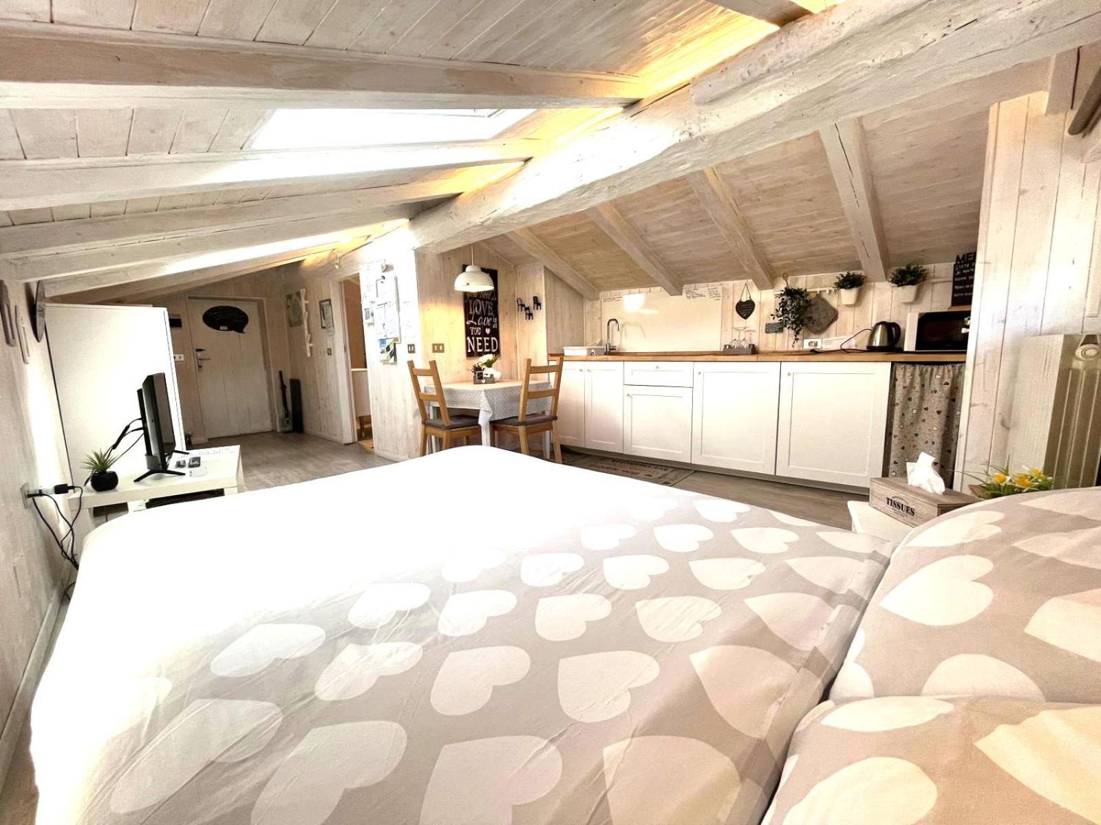 Apartment Il Piccolo Loft Nel Cuore Antico Di - & Me *